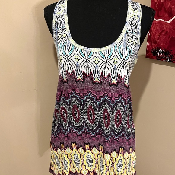 Patrons of Peace White and Green Sleeveless Tank Top - Picture 1 of 7